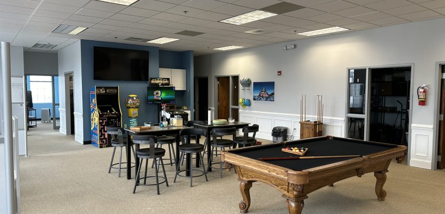 Prime Office Sublease: 16740 Birkdale Commons Pkwy, Huntersville
