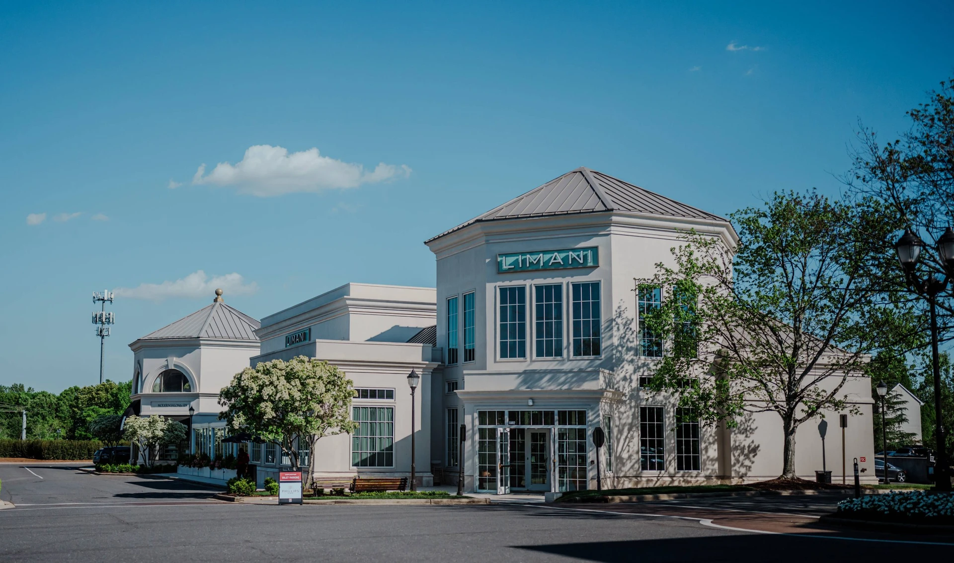 Retail Space in the Charlotte SouthPark Neighborhood